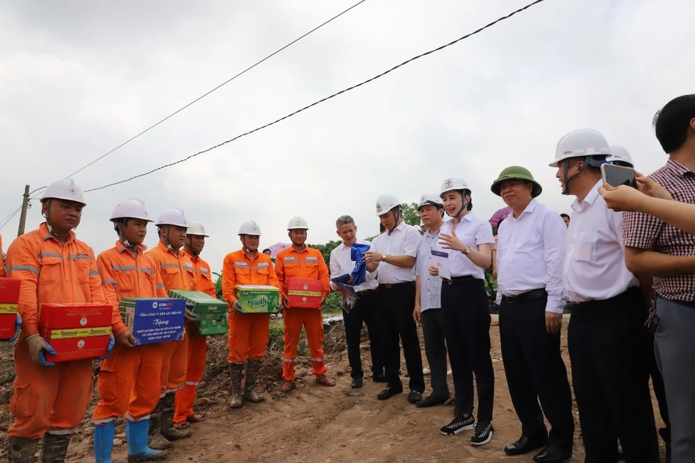 5 tháng, sản lượng điện thương phẩm của EVNNPC tăng 14,09%.jpg