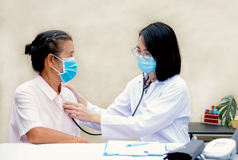 Người dân không chỉ được tầm soát vi khuẩn HP mà còn được khám sức khỏe miễn phí.png