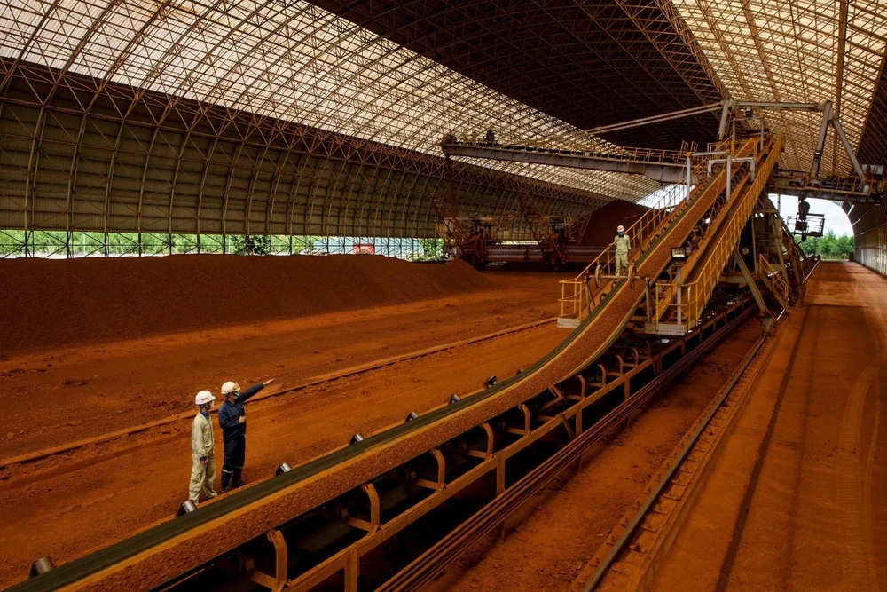 Khai thác quặng bauxite phục vụ chế biến alumin tại Công ty Nhôm Đắk Nông-TKV.jpg