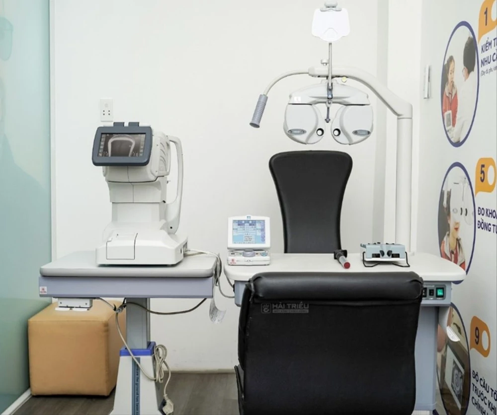 Dàn máy đo mắt tự động nhập khẩu từ Pháp và Nhật tại Kính Hải Triều.jpg