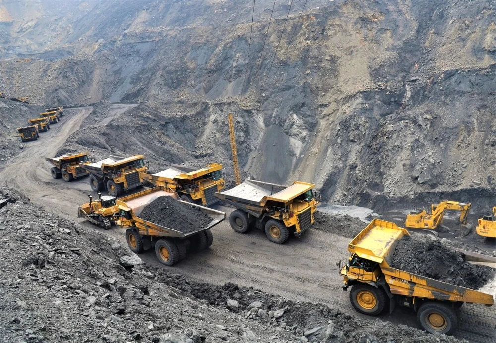 6 tháng năm 2024, TKV đã hoàn thành đạt và vượt các chỉ tiêu kế hoạch đề ra, đảm bảo cấp đủ than cho điện theo chỉ đạo của Chính phủ.jpg