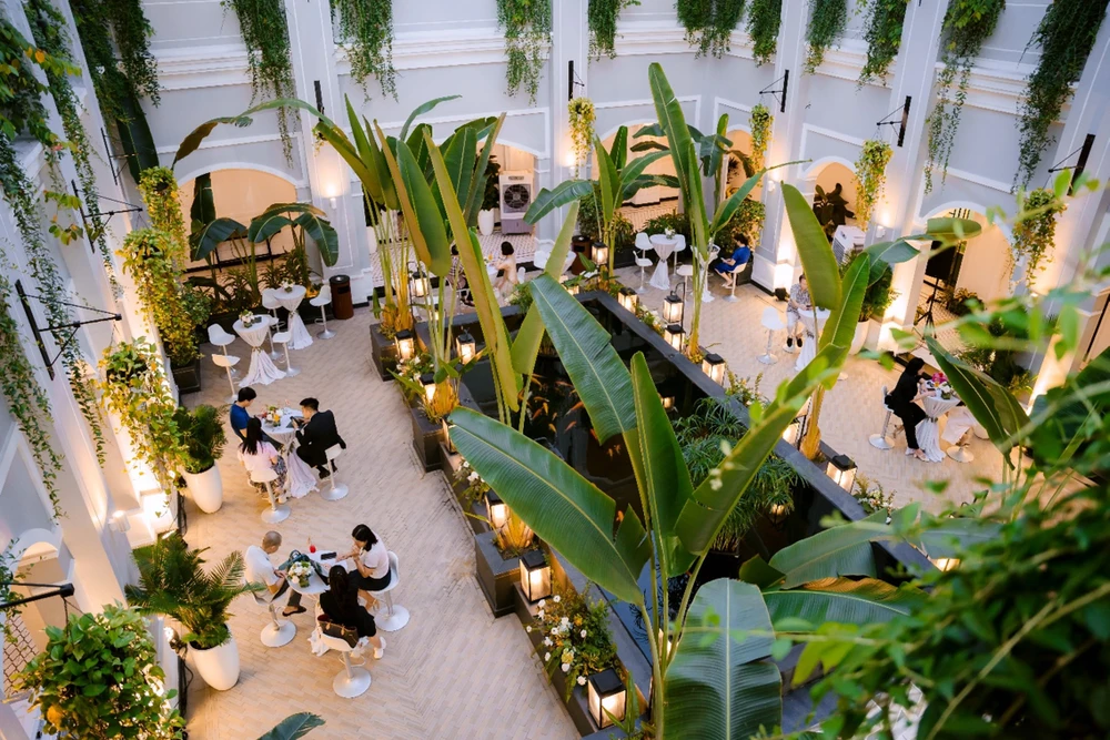 Sự kiện được tổ chức tại Grand Bay Halong Clubhouse với số lượng khách mời giới hạn.jpg