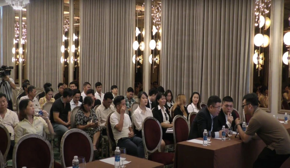 Sự tham gia đông đảo nhà đầu tư tại hội thảo tháng 6-2024.png