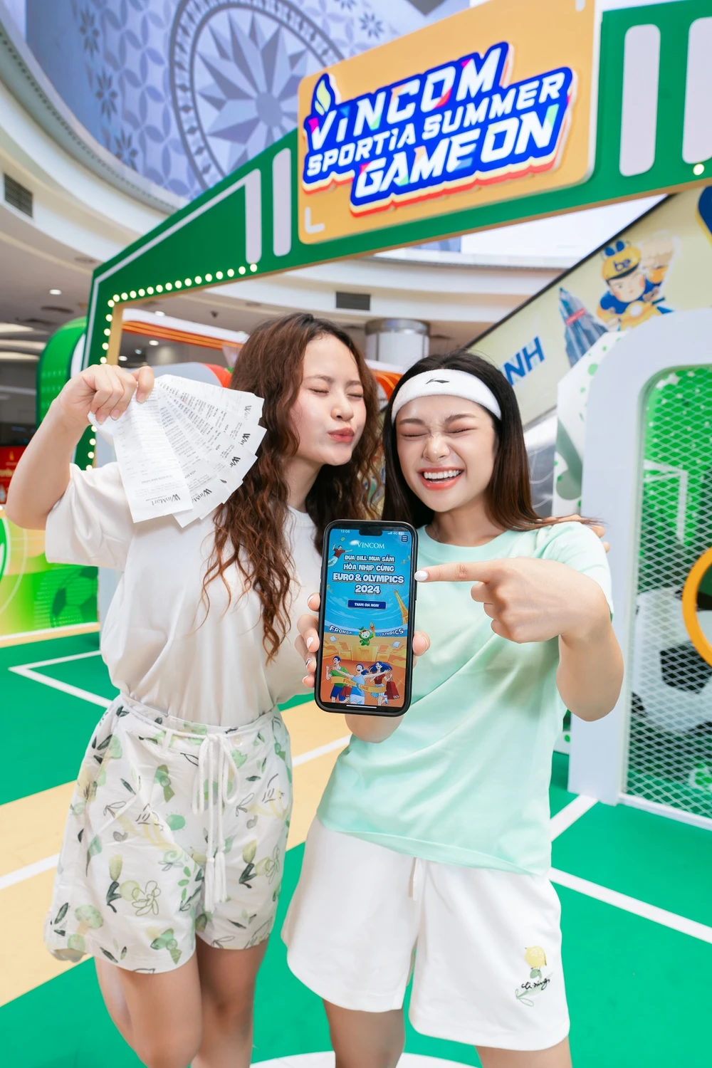 ‘Quẩy hết mình, gặt ngàn deal khủng’ tại Vincom Red Sale 2024.jpg