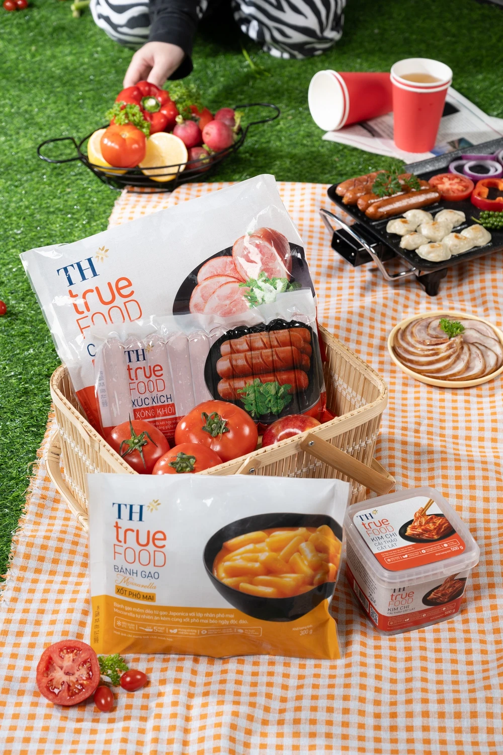 Mùa hè này, hãy để TH true FOOD đồng hành cùng bạn trong mỗi cuộc vui.jpg