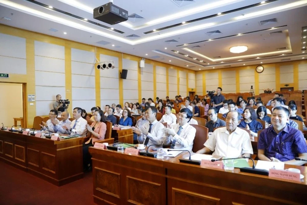 Toàn cảnh Lễ phát động và công bố thể lệ Giải báo chí toàn quốc về nông nghiệp, nông dân, nông thôn Việt Nam lần thứ II - năm 2024.jpg