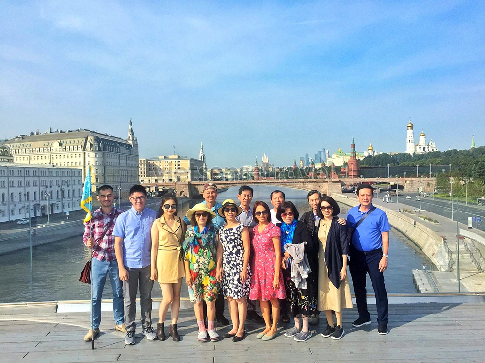 Đoàn khách du lịch Nga thăm quan thủ đô Maxcova do VietSense Travel tổ chức 2024.jpg