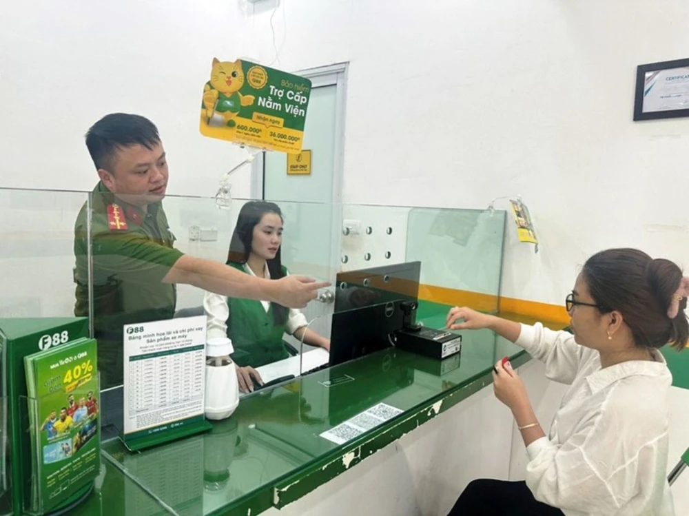 Công an Tỉnh Ninh Bình tập huấn cho F88 thực hiện việc xác thực danh tính công dân tại cơ sở kinh doanh dịch vụ cầm đồ (tháng 4-2024).jpg