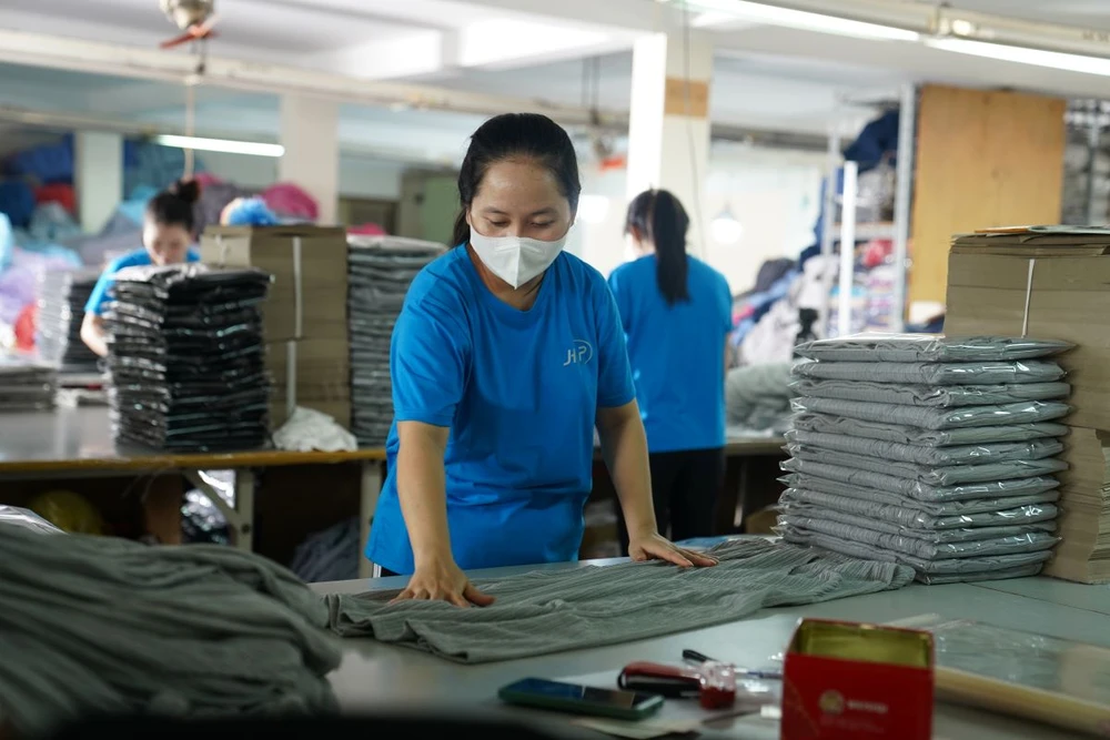 Các doanh nghiệp M2C tham gia dự án của Shopee đang tạo ra hàng ngàn cơ hội việc làm tại các địa phương.JPG