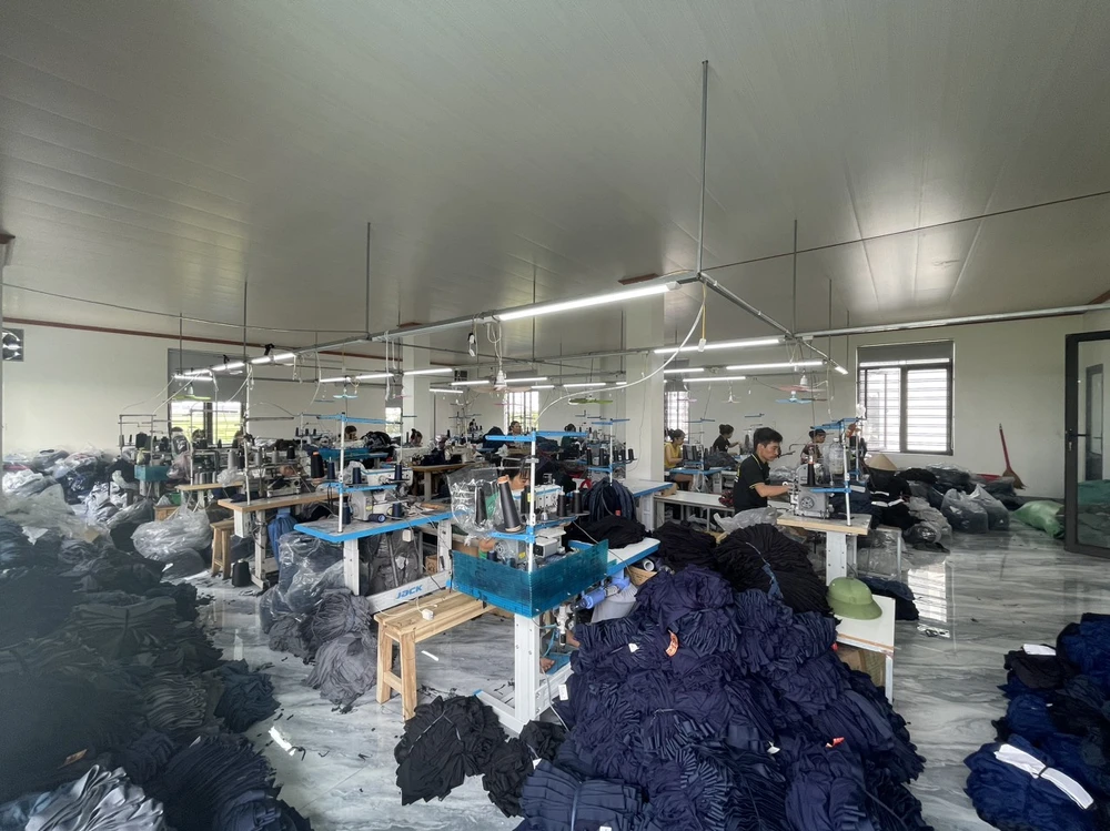 Một trong các xưởng sản xuất của do gia đình anh Trần Văn Huy quản lý.jpeg