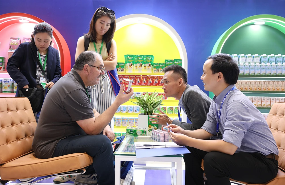 Doanh thu quý II-2024 của Vinamilk lập đỉnh mới.jpg