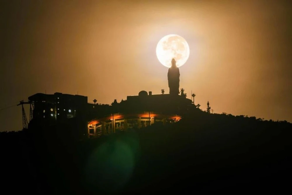 Trung thu về Tây Ninh tham dự Hội yến Diêu trì Cung và thưởng thức đêm nhạc Cẩm Ly.jpeg