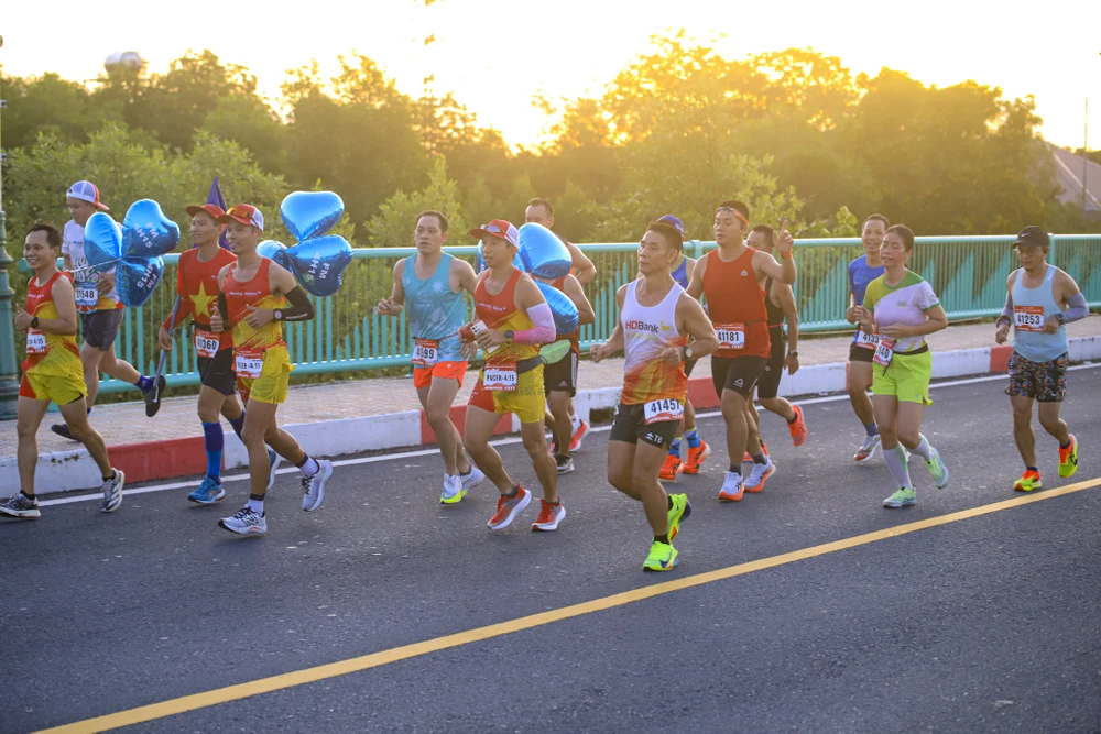 400 HDBank Runners toả sáng trên ‘Đường đua xanh’ Green Cần Giờ Marathon HDBank 2024.jpg