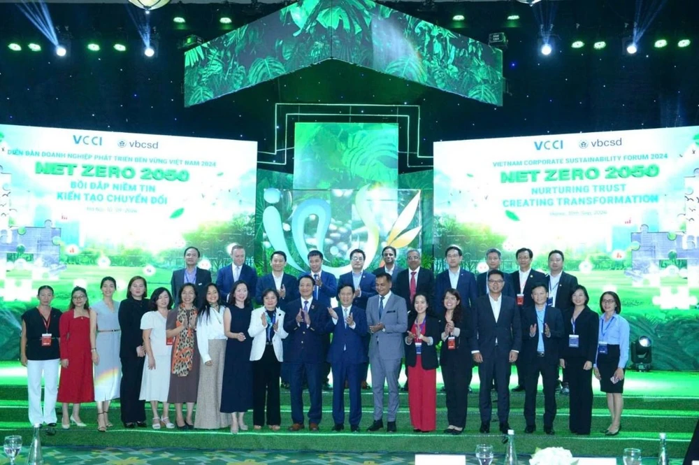 cp-viet-nam-tham-gia-dien-dan-doanh-nghiep-phat-trien-ben-vung-viet-nam-2024.JPG