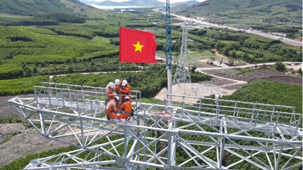 nhung-ngay-ruc-lua-tren-cong-truong-du-an-duong-day-500kv-mach-3-5.png