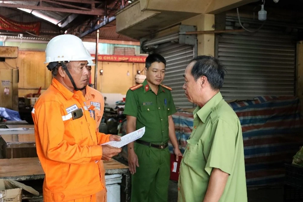 PC Đắk Lắk: Đẩy mạnh kiểm tra, hướng dẫn và tuyên truyền sử dụng điện an toàn.jpg