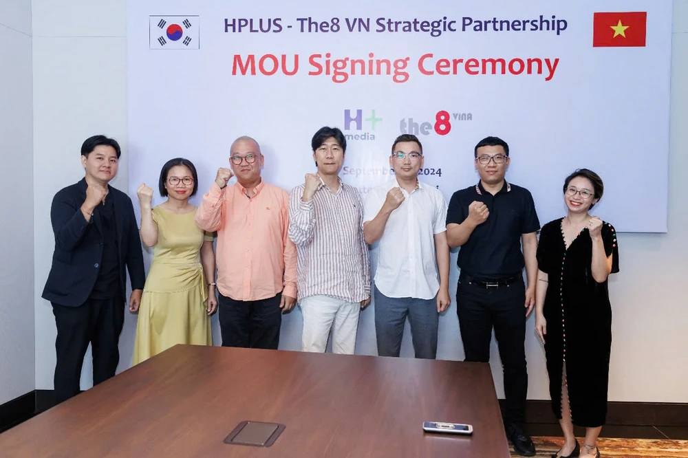 the8-vina-hop-tac-chien-luoc-voi-hplus-2.jpg