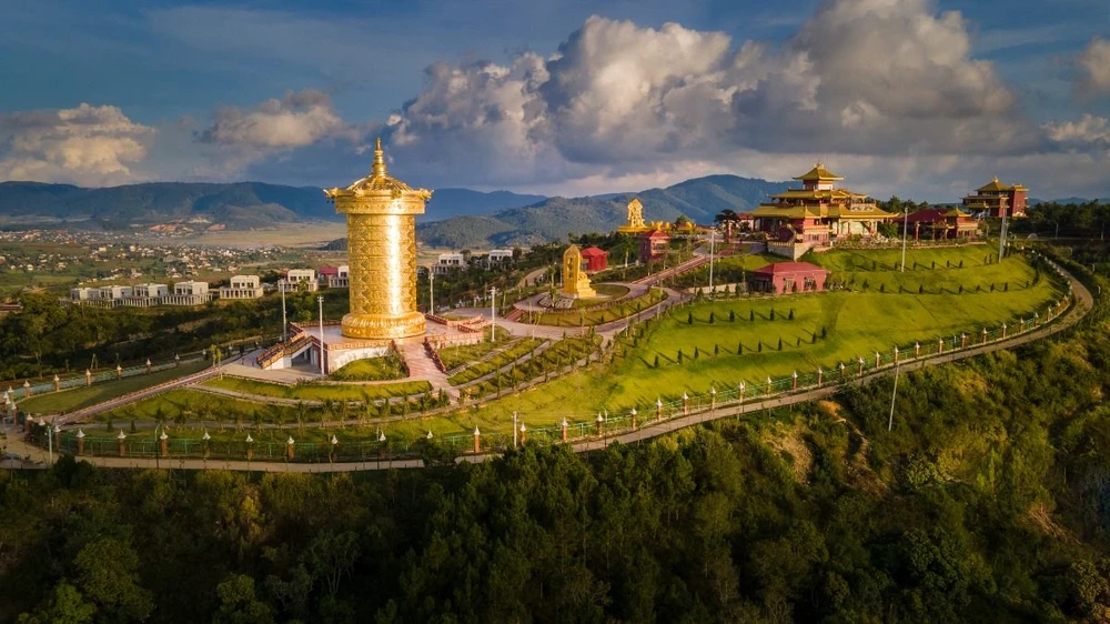 Toàn cảnh Samten Hills Dalat: Không gian văn hoá tâm linh Phật giáo và phim trường chính của bộ phim “Love in Vietnam'.jpg