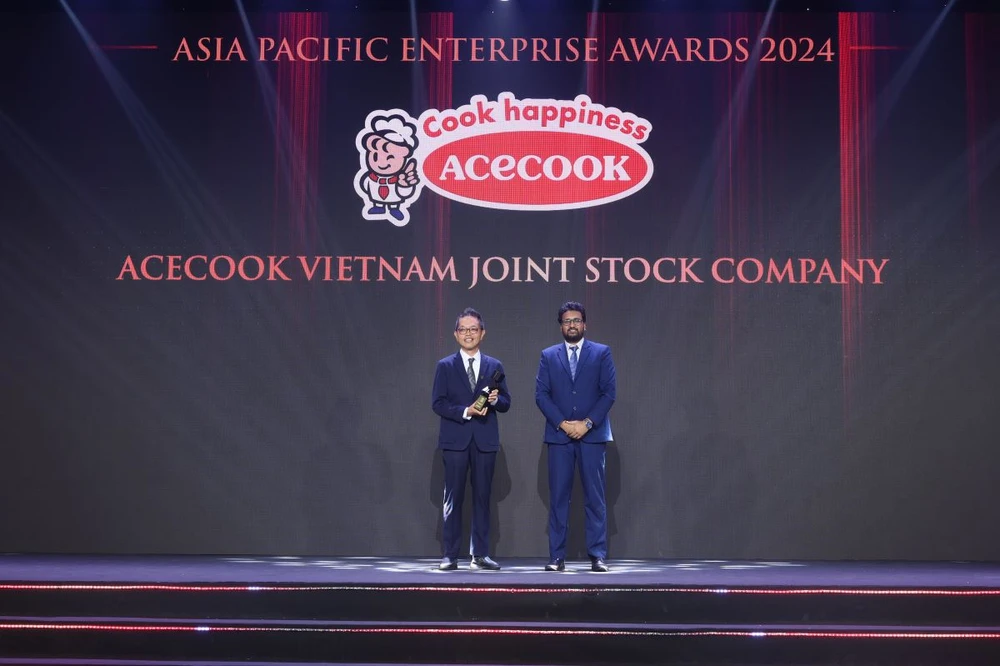 acecook-viet-nam-duoc-vinh-danh-la-doanh-nghiep-xuat-sac-chau-a-2024.JPG