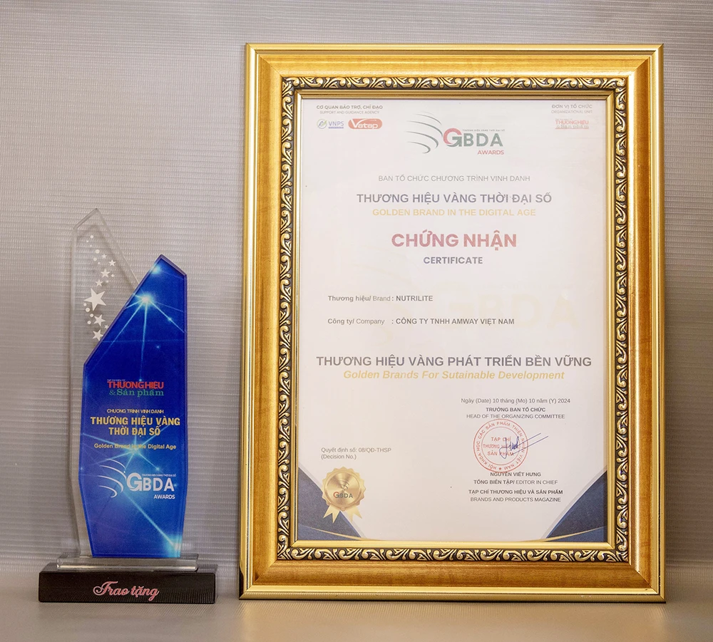 Amway Việt Nam vinh dự nhận giải thưởng ‘Thương hiệu vàng phát triển bền vững’.jpg