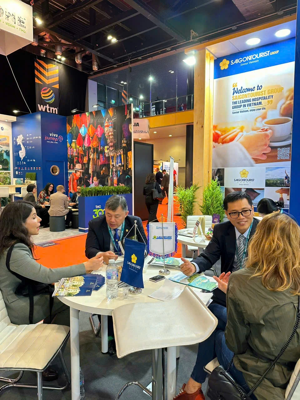saigontourist-group-vietnam-airlines-tien-phong-tang-cuong-ket-noi-thi-truong-chau-au-2.jpg