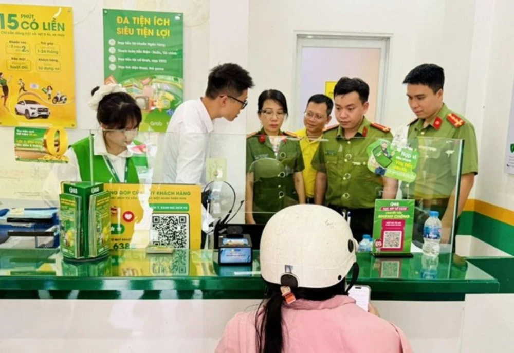 Triển khai xác thực khách hàng số tại các cơ sở cầm đồ ở TP.HCM.jpg