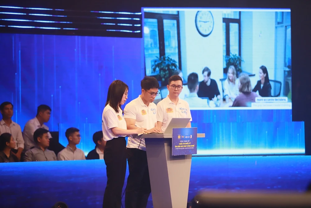 ncb-gianh-giai-tai-cuoc-thi-data-for-life-2024-ve-ung-dung-cong-nghe-va-ai-2.JPG
