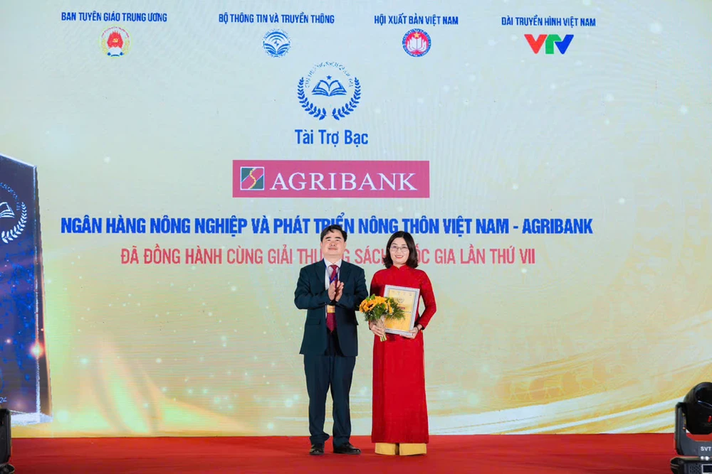 Tôn vinh tri thức và văn hóa - Agribank đồng hành cùng Giải thưởng Sách Quốc gia lần thứ VII năm 2024.png