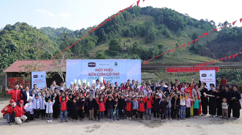 chin-su-tai-tro-10-ty-dong-cho-du-an-mot-trieu-bua-com-co-thit-cho-tre-em-vung-cao-10.JPG