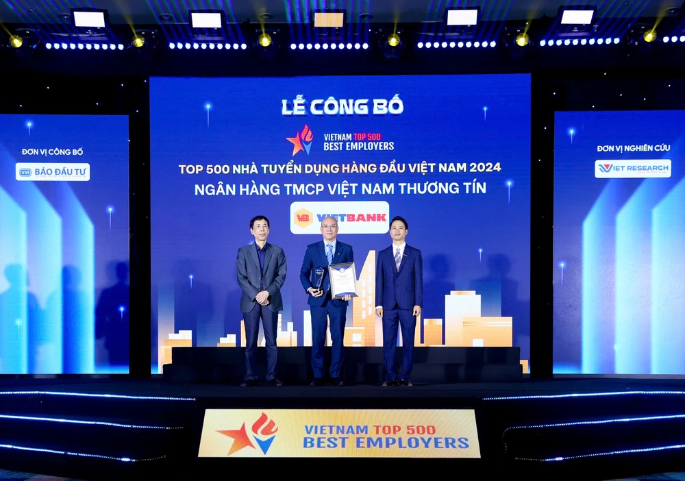 Vietbank xuất sắc có mặt trong Top 10 nơi làm việc tốt nhất và Top 500 nhà tuyển dụng hàng đầu.jpg