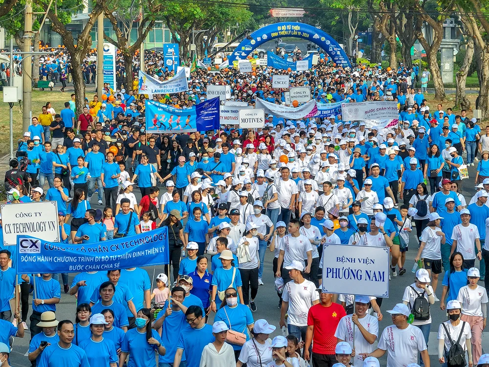 20 năm những bước chân chia sẻ.JPG