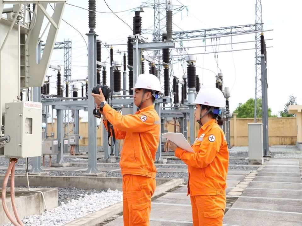 EVNNPC sẽ đảm bảo cung ứng điện trong mùa nắng nóng năm 2025.jpg