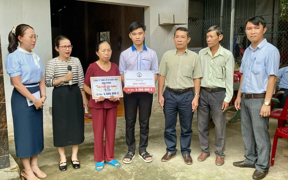 Công ty Xổ số kiến thiết Bình Thuận: ‘Tất cả cho khách hàng - Khách hàng cho tất cả’.png