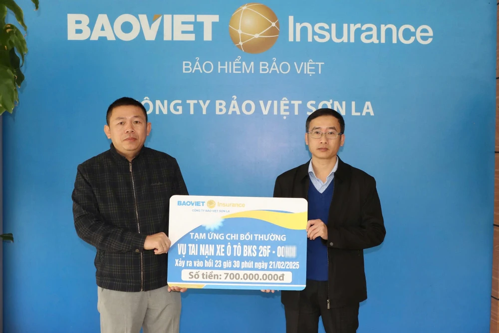 Bảo Việt Sơn La tạm ứng 700 triệu đồng trong vụ tai nạn giao thông nghiêm trọng tại Yên Châu (Sơn La).jpg