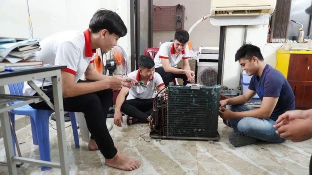 HPCOM Việt Nam - Dạy nghề uy tín chất lượng cao tại TP.HCM.jpg