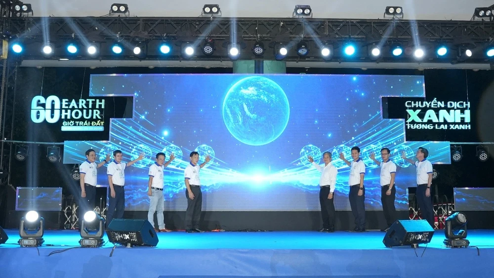 EVNSPC triển khai nhiều hoạt động hưởng ứng Chiến dịch Giờ Trái đất 2025.jpg