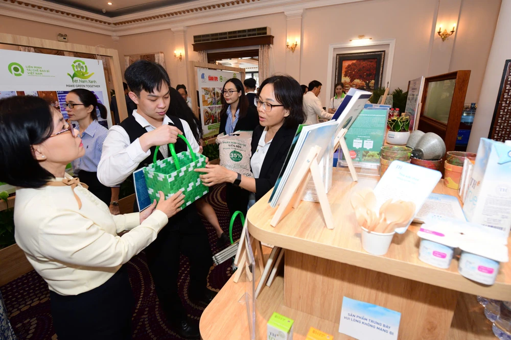TH true MILK gây ấn tượng tại hội thảo về tiêu dùng xanh.jpg