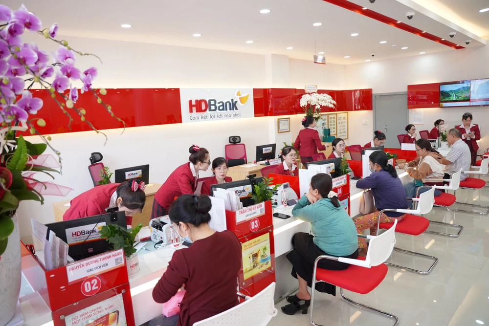 Khai trương chi nhánh HDBank Tân An, điểm giao dịch thứ 377 của HDBank.jpg