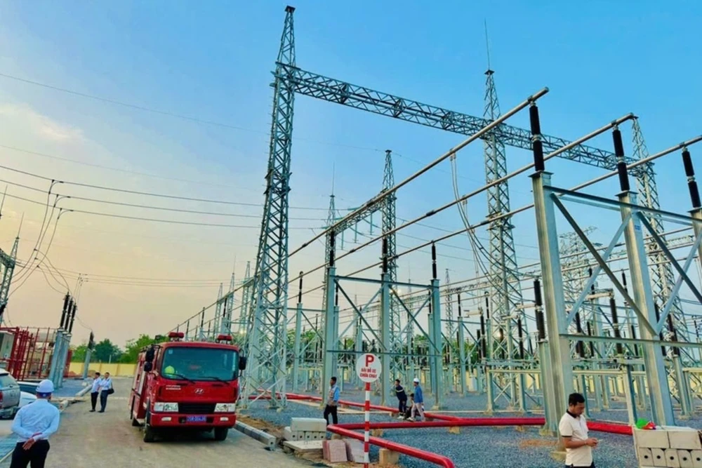 dien-luc-mien-bac-dua-vao-van-hanh-tram-bien-ap-220kv-voi-thoi-gian-thi-cong-chi-nua-nam-3.jpg
