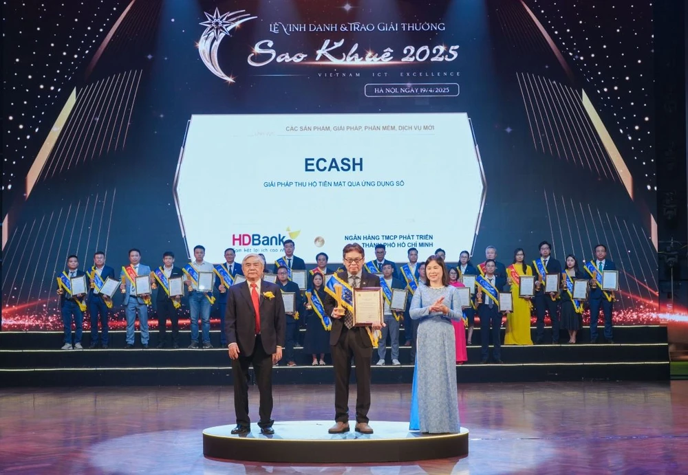 Nhiều giải pháp tài chính đột phá công nghệ và nhân văn được vinh danh tại Giải Sao Khuê 2025.jpg