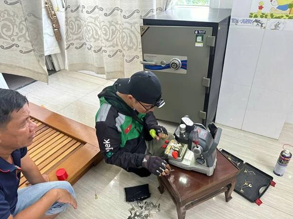 Người dân ưa chuộng dịch vụ sửa két sắt tận nơi tại TP.HCM, Hà Nội