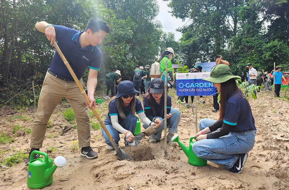 OPES trao tặng gần 1.300 cây giống tại tỉnh Tây Ninh.jpg