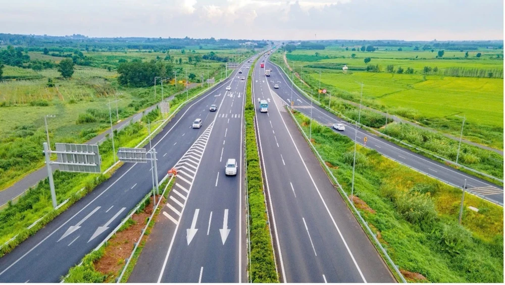 Cần cơ chế đặc thù để VEC sớm khởi công mở rộng cao tốc TP.HCM - Long Thành.jpg