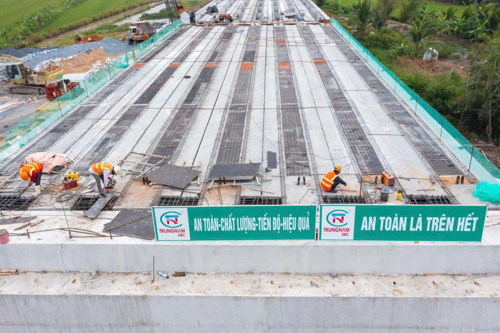 Cao tốc Châu Đốc – Cần Thơ – Sóc Trăng: Nỗ lực thi công, quyết tâm về đích đúng hẹn.jpg