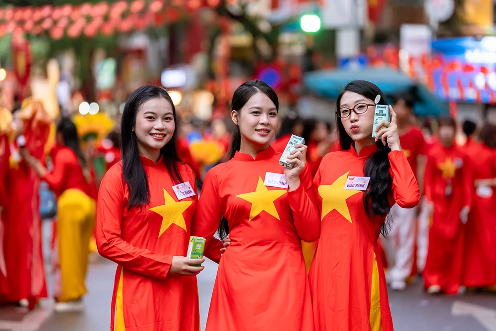vinamilk-hoa-nhip-cung-ngay-hoi-non-song-viet-nam-3.jpg