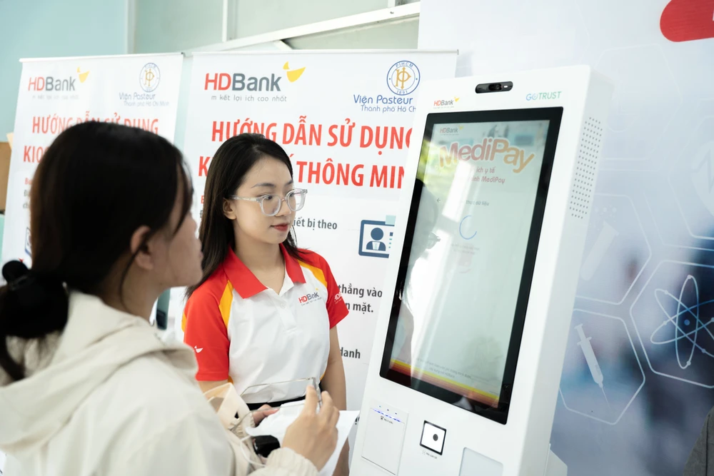hdbank-van-hanh-he-thong-kiosk-y-te-thong-minh-tai-vien-pasteur-tp-hcm-4.JPG