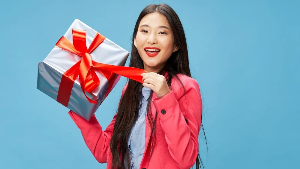 Ý tưởng quà tặng 20-10: Đâu là lựa chọn xu hướng dịp lễ 2025?.jpg