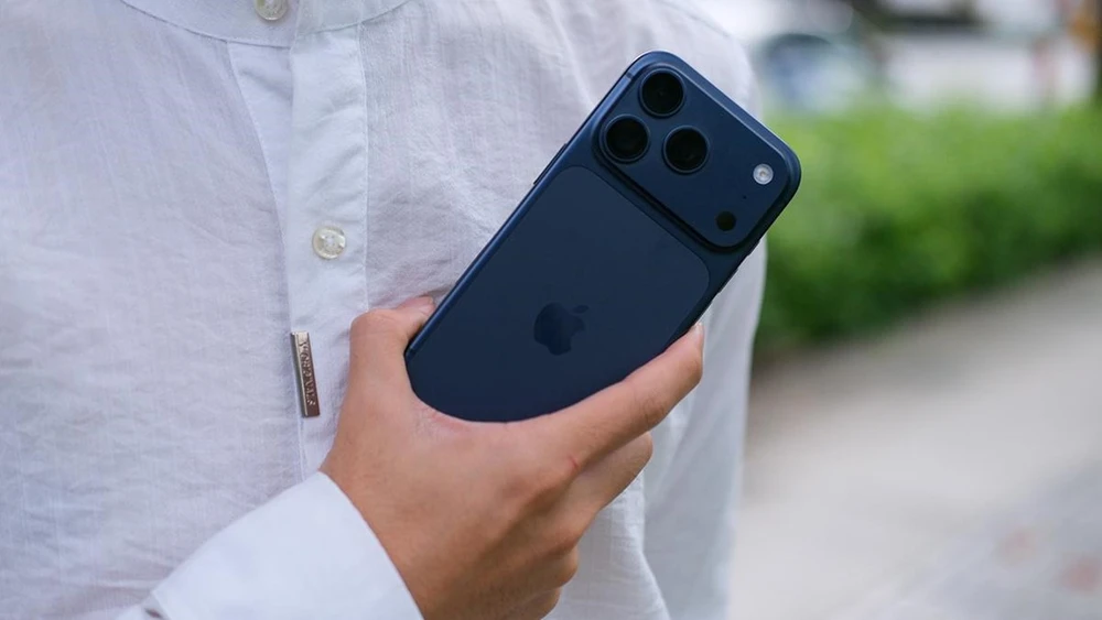 Giá iPhone 17 Pro 1TB bao nhiêu? Nên mua iPhone 17 Pro Max hay bản Pro 1TB.jpg