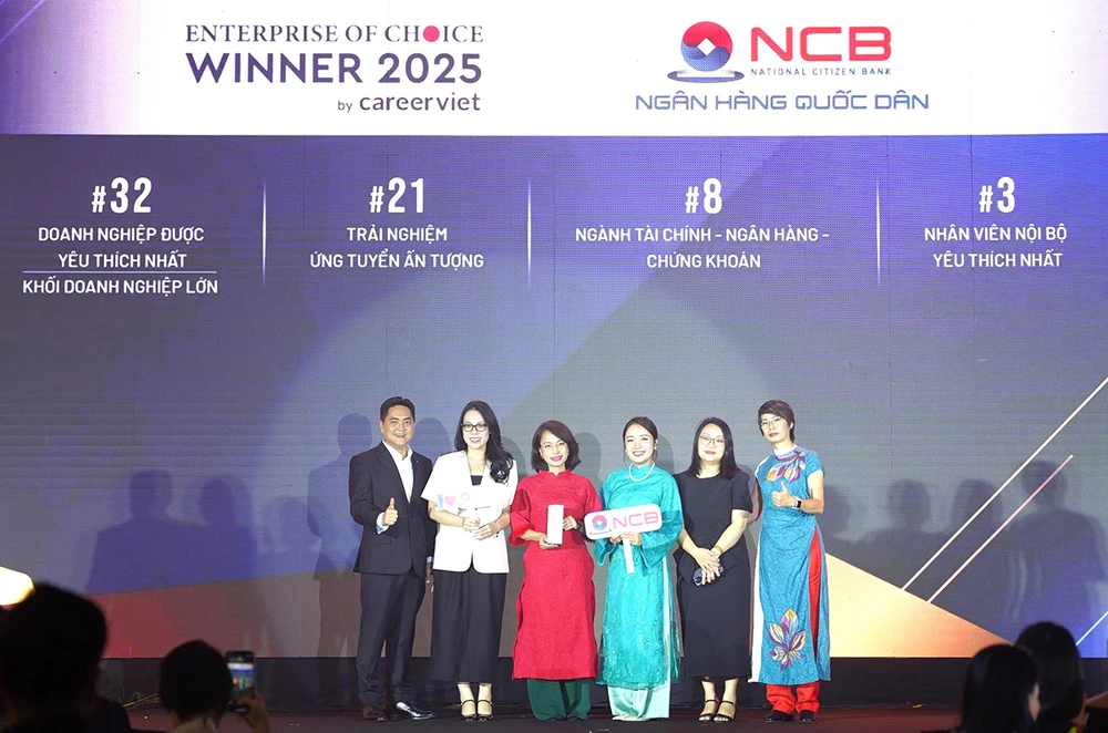 ncb-duoc-vinh-danh-top-doanh-nghiep-duoc-yeu-thich-2025.JPG