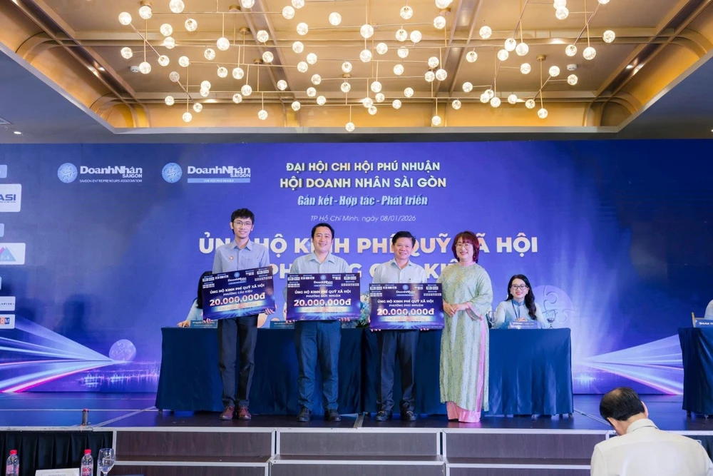 ra-mat-ban-chap-hanh-chi-hoi-phu-nhuan-hoi-doanh-nhan-sai-gon-4.jpg